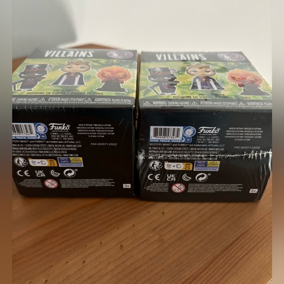 Disney Villians Mystery Mini Vinyl Figures - Picture 3 of 3